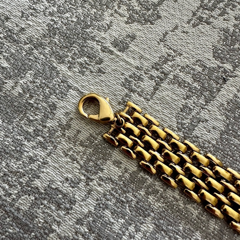 Miranda Frye chain bracelet
